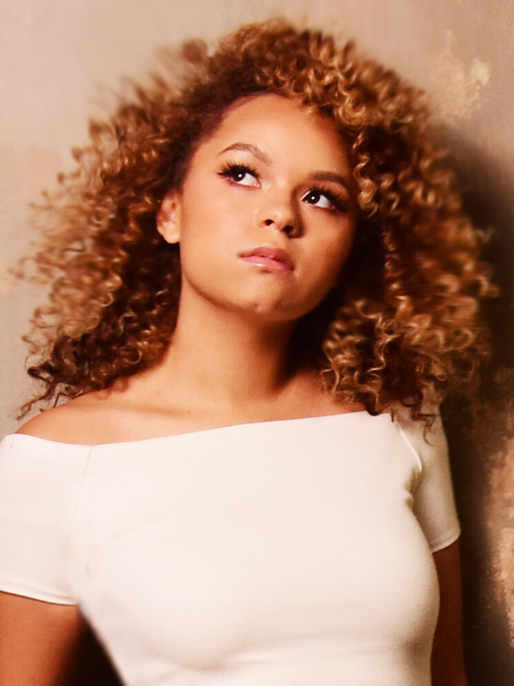 Rachel Crow photo