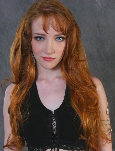 Scarlett Pomers